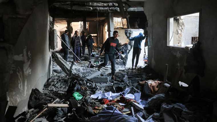 اسرائیلی فورسز کی غزہ میں بربریت جاری، حماس رہنما سمیت 12فلسطینی شہید