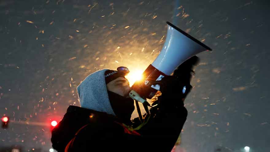 U.S. judge orders curbs on immigration agents' conduct toward Minnesota protesters