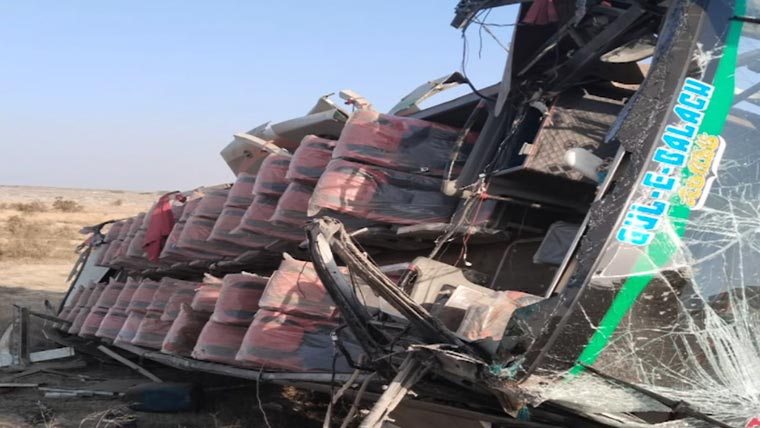 گوادر: کوسٹل ہائی وے پر بس الٹ گئی، 9 مسافر جاں بحق، 30 زخمی