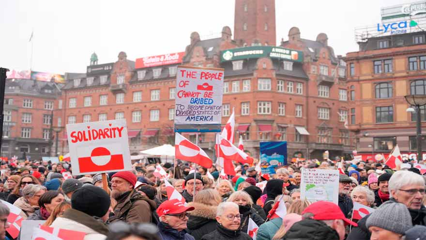Protesters in Denmark support Greenland after Trump's takeover threat