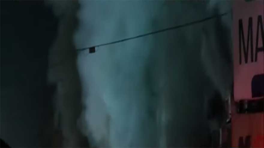 Three die, nine suffer burns in Karachi plaza fire