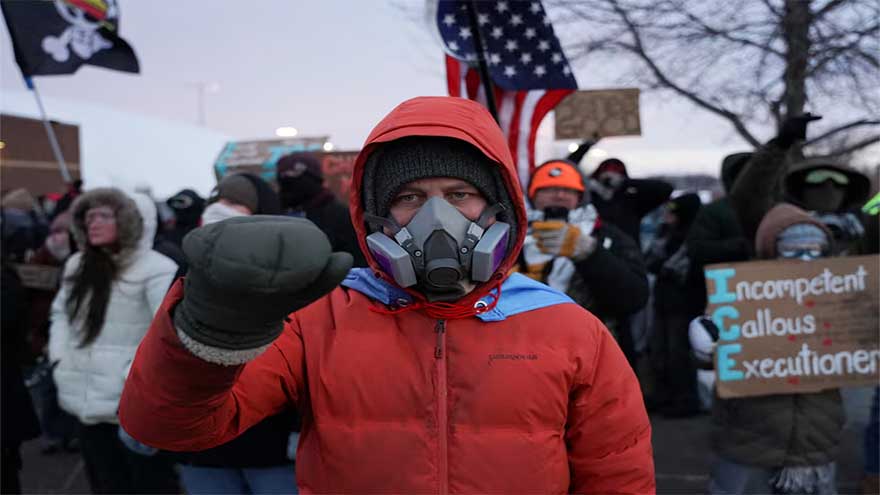 Anti-ICE demonstrators chase off outnumbered far-right activists at Minneapolis rally
