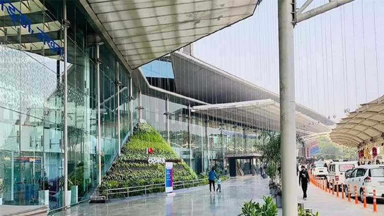 بم کی اطلاع پر بھارتی طیارے کی لکھنؤ میں ہنگامی لینڈنگ