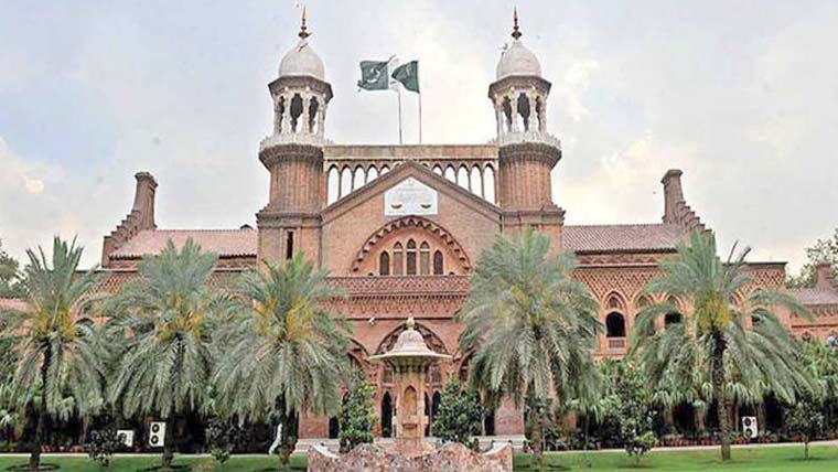 بشریٰ بی بی کی بیٹی کی والدہ سے ملاقات کی درخواست سماعت کیلئے مقرر