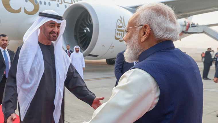 اماراتی صدر نئی دہلی پہنچ گئے، وزیراعظم مودی نے استقبال کیا