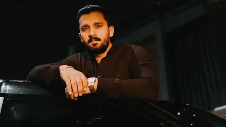 یوٹیوبر رجب بٹ سمیت چار افراد کے خلاف این سی سی آئی اے میں درخواست دائر