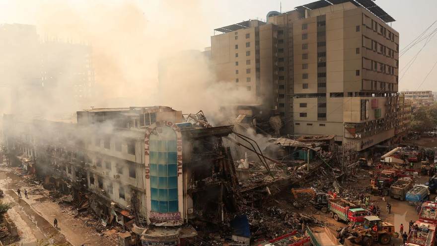 Karachi Gul Plaza fire toll rises to 28, search for missing continues