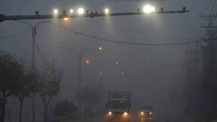 Dense fog keeps Punjab motorways closed for second day