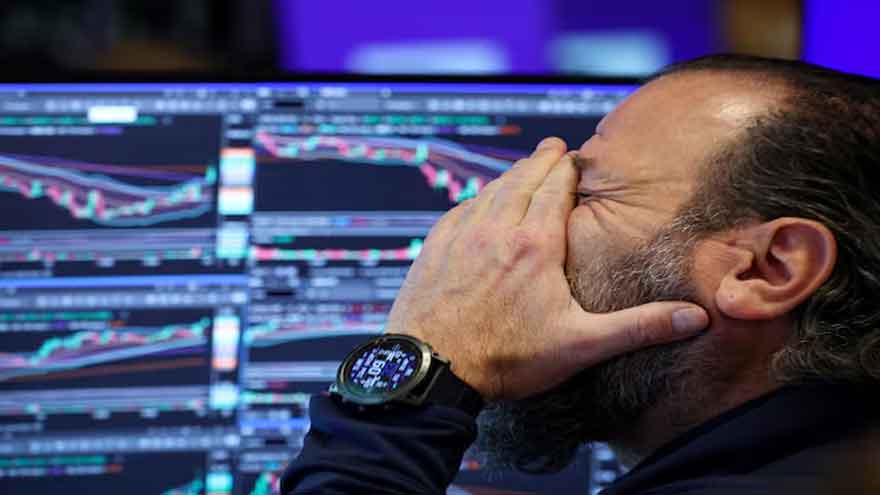 US IT hardware stocks tumble as Morgan Stanley flags slowing demand