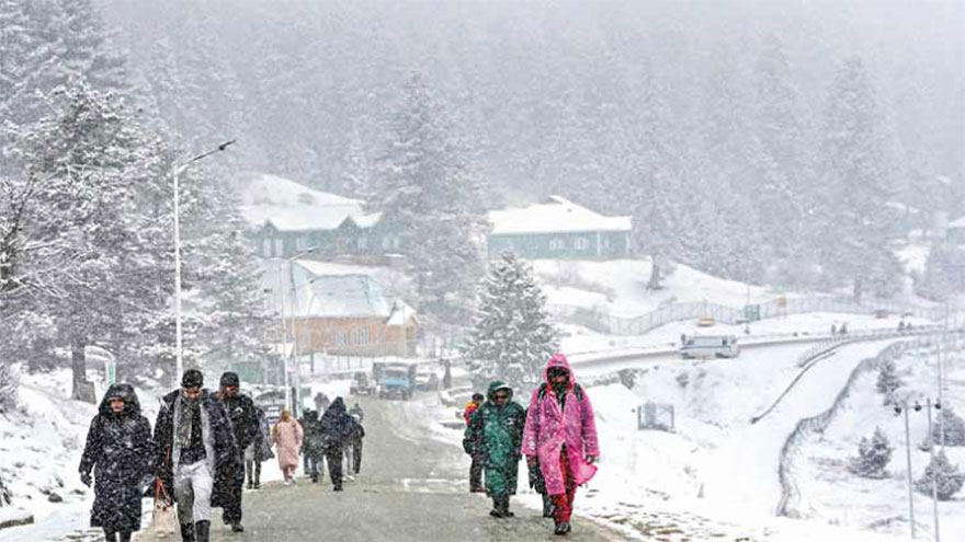 PMD forecasts cold, dry weather across country; rain, snowfall in upper regions