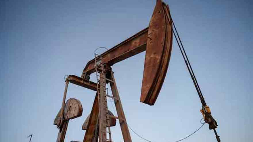 Oil prices fall as risks from Kazakh production halt subside