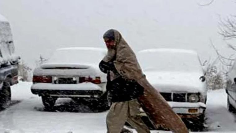 ملک بھر میں آج سے بارش، پہاڑی پر برفباری کا امکان، سردی کی شدت میں مزید اضافہ متوقع