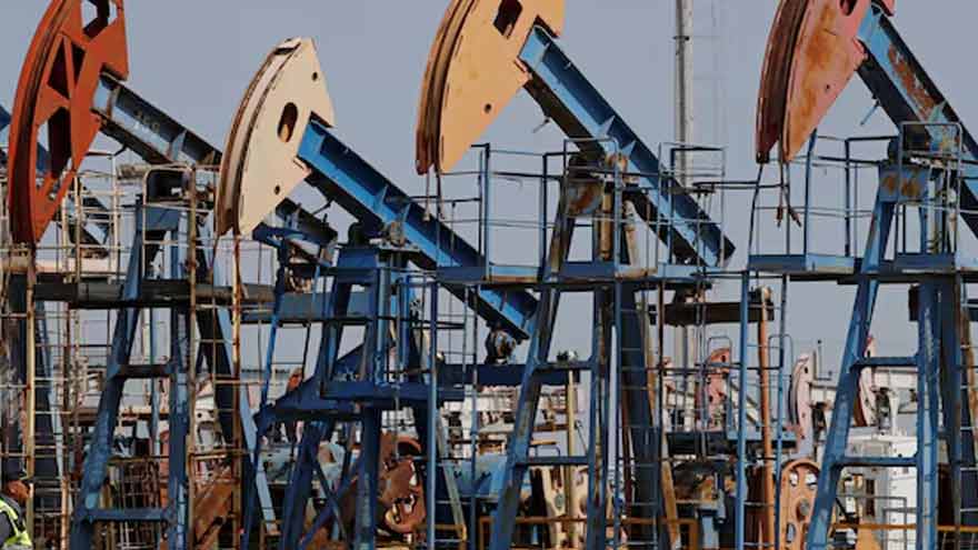 Oil edges up after Trump steps backs from tariff threats over Greenland