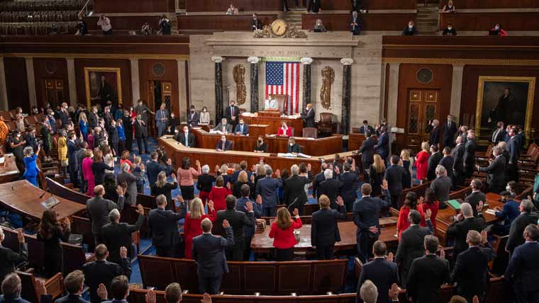 امریکی ایوان نمائندگان نے 1200 ارب ڈالر سے زائد کا فنڈنگ بل منظور کر لیا