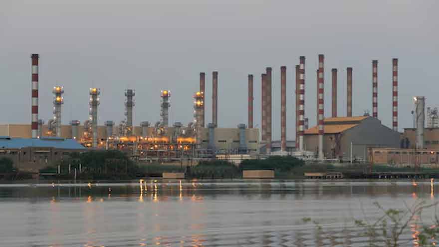 Oil prices rebound after Trump comments on 'armada' moving to Iran spur supply worries