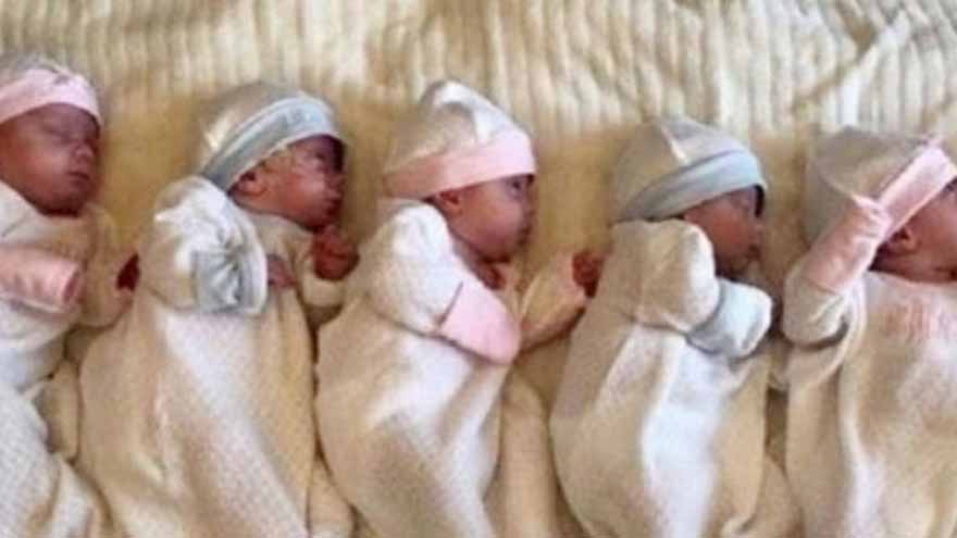 Woman gives birth to quintuplets in Swabi