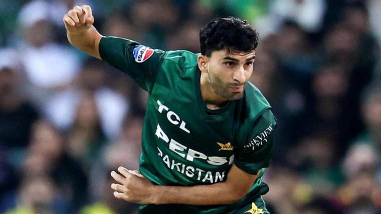 ویٹیلٹی بلاسٹ ٹورنامنٹ، سفیان مقیم کا ڈربی شائر فالکنز کی ٹیم کے ساتھ معاہدہ طے