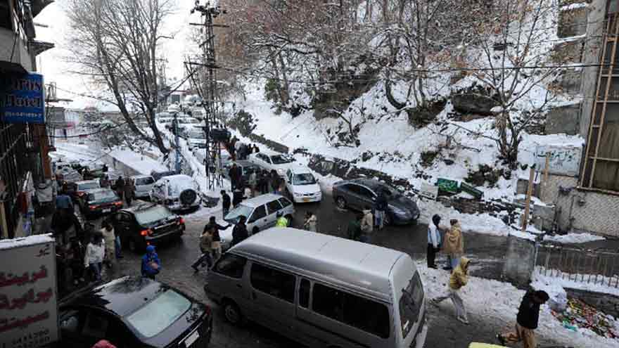 Murree entry points partially reopened after heavy snowfall