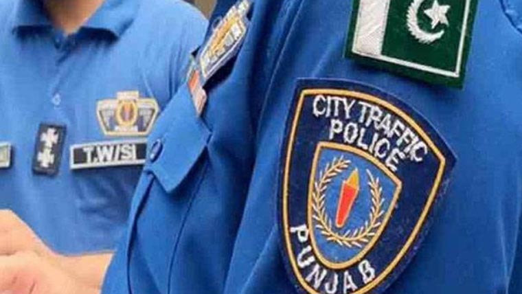 بہاولنگر: موٹرسائیکل کا چالان کرنے پر خاتون کا بھائی سمیت وارڈن پر وحشیانہ تشدد