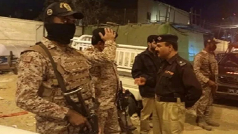 کراچی میں رینجرز اور پولیس کا مشترکہ آپریشن، بھتہ مافیا کے 2 ملزمان ہلاک