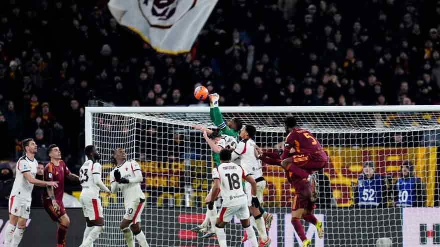Milan held by Roma to leave Inter five clear at Serie A summit
