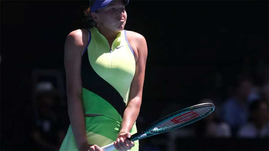 Anisimova silences Chinese fans to set up Pegula showdown in Melbourne