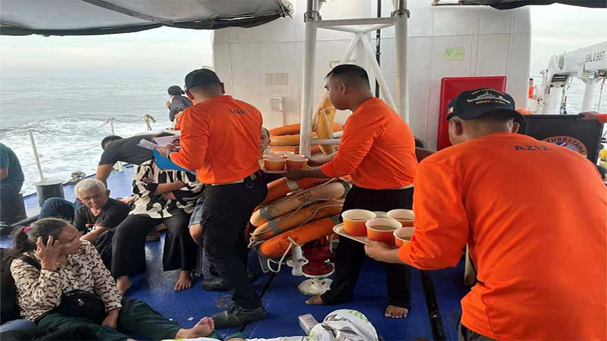 Divers to be deployed in search for missing in Philippine ferry sinking