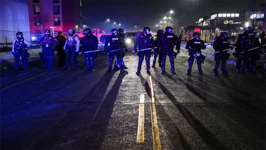 In possible thaw, Trump and Minnesota governor talk after fatal shooting