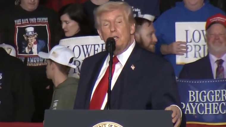 بحری بیڑہ ایران کی طرف بڑھ رہا ہے، امید ہے ایران ہم سے ڈیل کر لے گا: ٹرمپ