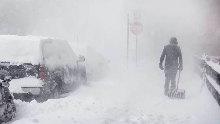 امریکا کی 14 ریاستیں شدید سردی اور طوفان کی لپیٹ میں، 38 افراد ہلاک