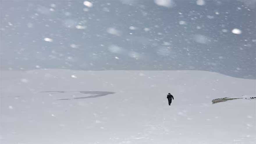 Japan braces for more heavy snowstorms as midwinter election nears