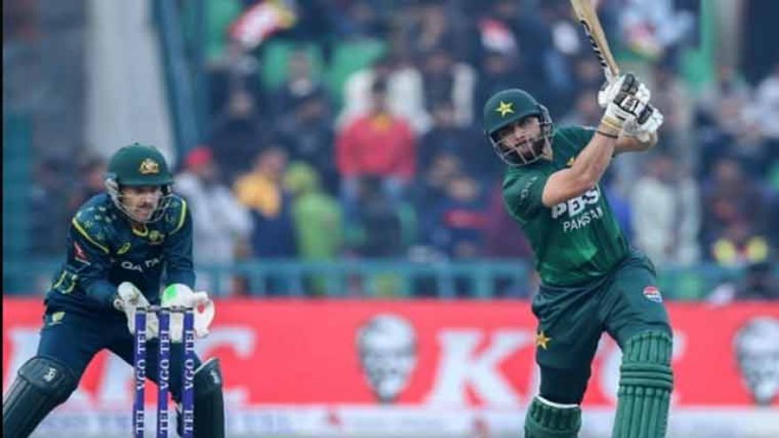 Pakistan set Australia 199-run target in Second T20I at Gaddafi Stadium