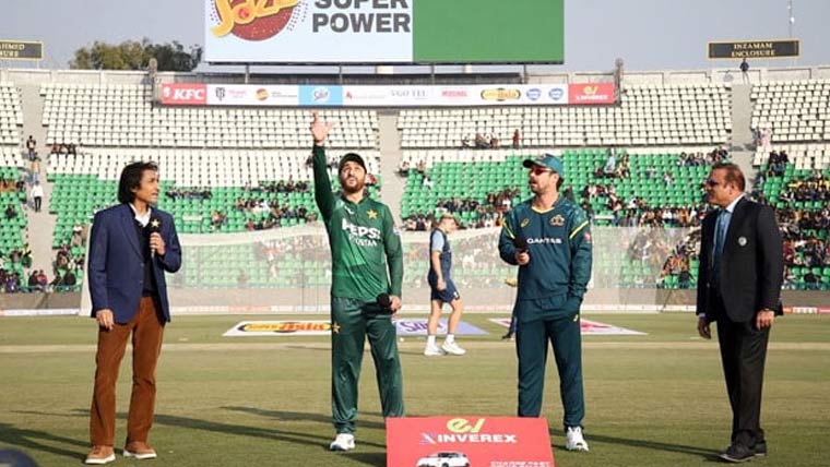 پاکستان کا آسٹریلیا کیخلاف ٹاس جیت کر بیٹنگ کا فیصلہ