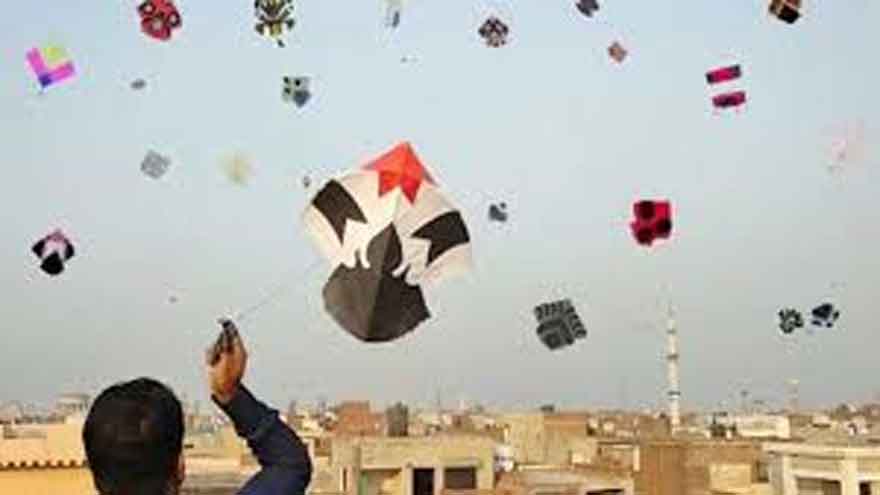 Free public transport announced for Basant in Lahore