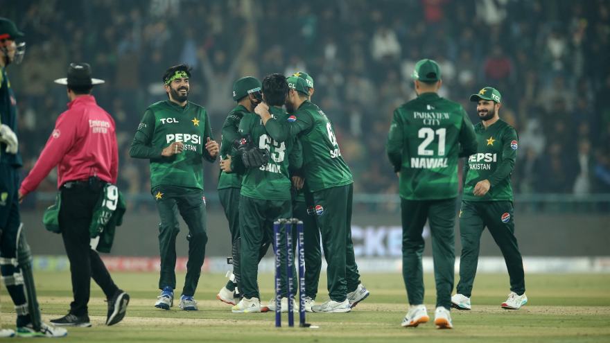 PAKvAUS: Pakistan's spinners make T20I history by taking all 10 wickets