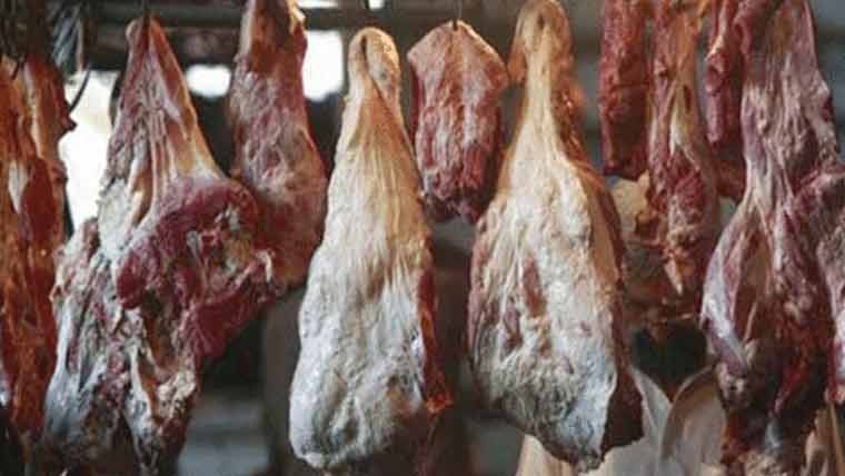 اوکاڑہ میں غیر قانونی ذبح خانے سے بھاری مقدار میں بدبودار گوشت برآمد، 3 افراد کیخلاف مقدمہ درج