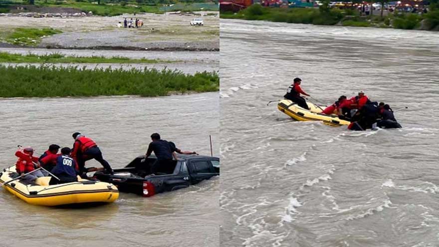 Four booked after driving into Kunhar River for TikTok video