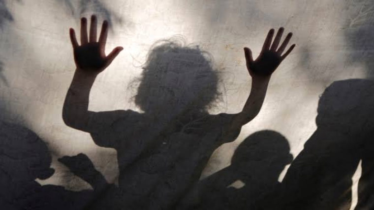 گوجرانوالہ: ماں نے بیٹوں اور بیٹی سے ملکر 4 سالہ بیٹی کو زندہ جلا ڈالا، چاروں گرفتار