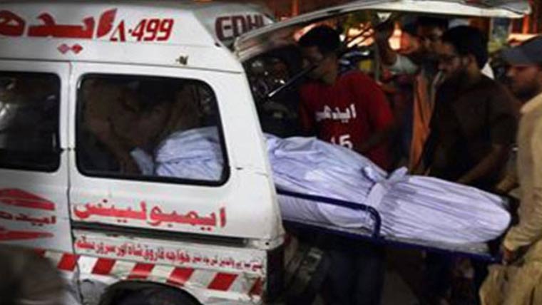 نواب شاہ: آئل ٹینکر تلے کچلے جانے سے موٹرسائیکل سوار نوجوان جاں بحق