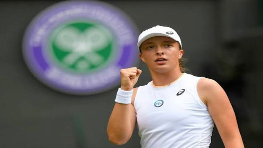 Swiatek sees off Pliskova to race into Wimbledon third round