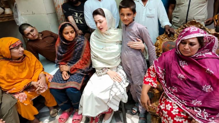 مریم نواز کی سانحہ کاہنہ کے متاثرہ خاندانوں سے ملاقات، امدادی چیکس دیئے