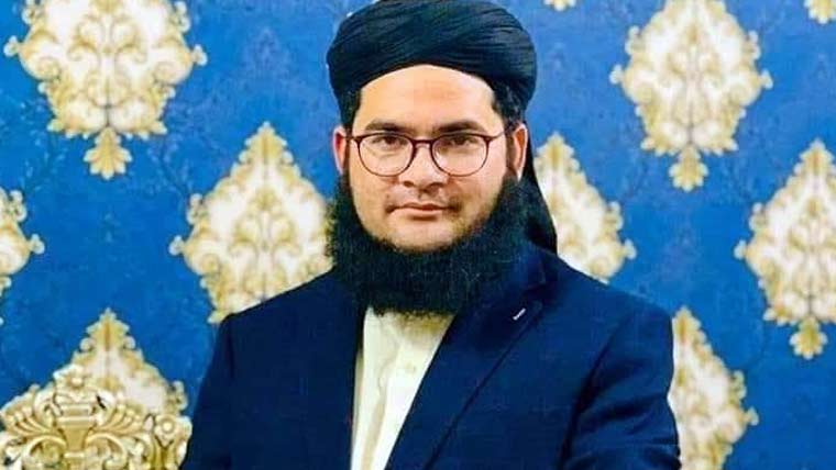 معروف عالم دین ناصر مدنی کو خطبہ جمعہ کے دوران ہارٹ اٹیک، ہسپتال منتقل