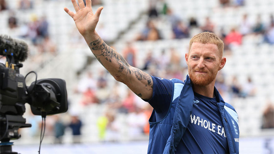 Stokes bids farewell to fans after 'mad 15 years'