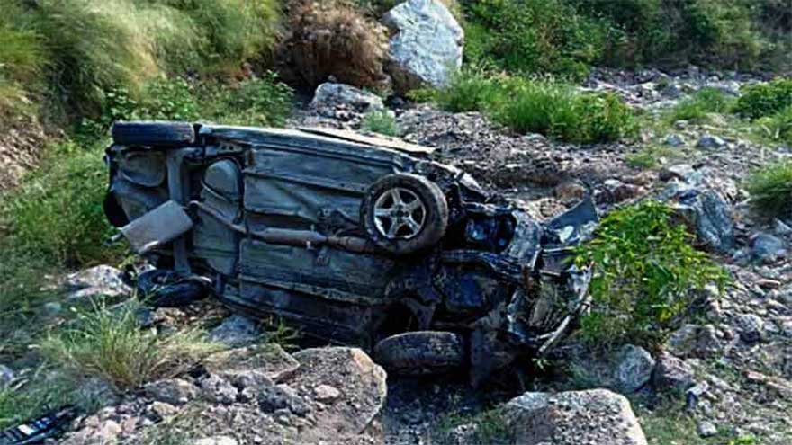 One killed, 18 injured as van plunges into ravine in Dukki