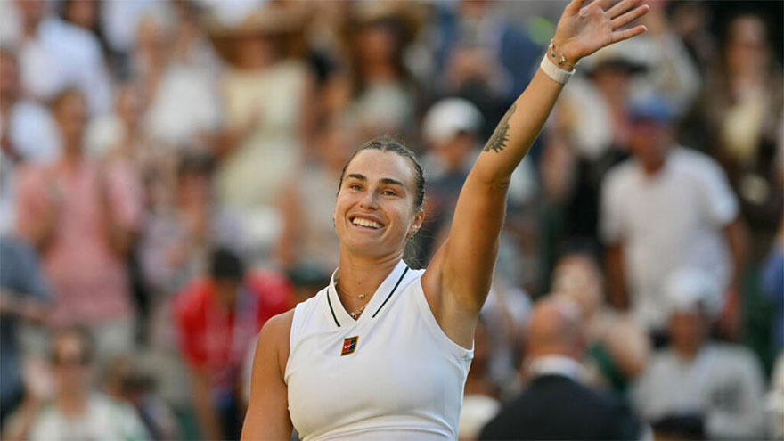 Sabalenka sets up Wimbledon last-16 clash with Osaka