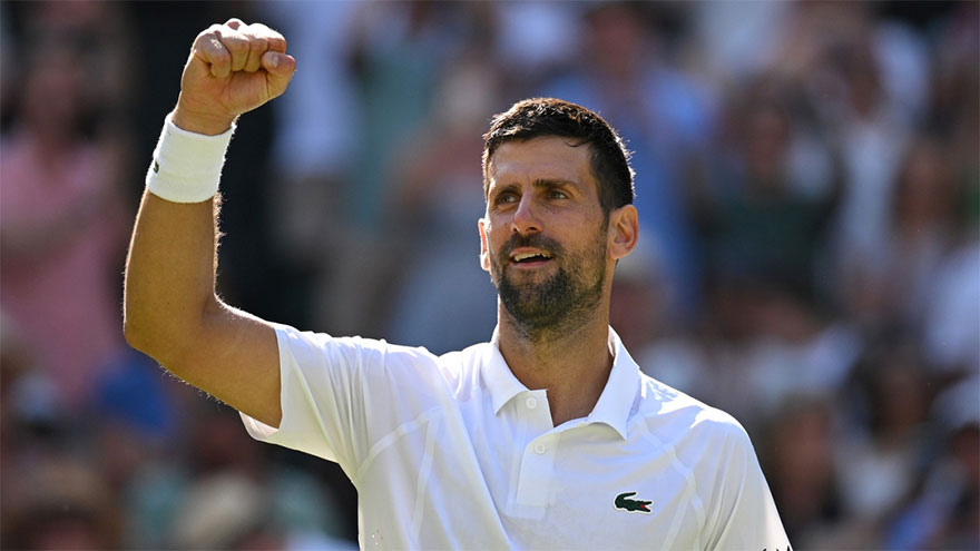 Record-equalling Djokovic powers into Wimbledon last 16