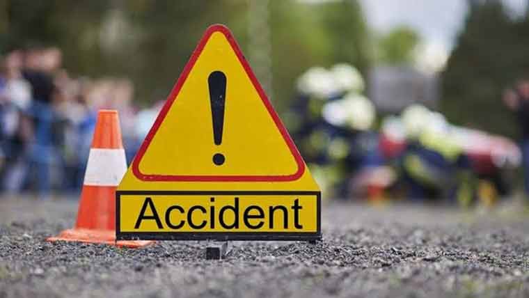 چارسدہ-پشاور موٹروے پر پولیس موبائل حادثے کا شکار: ایک شخص جاں بحق، 4 زخمی