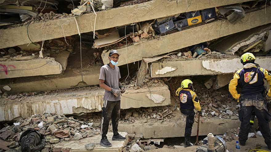 Race to recover bodies ahead of Venezuela quake cleanup