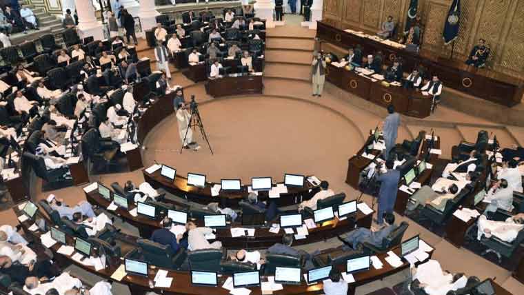 خیبر پختونخوا اسمبلی ارکان کو بلیو پاسپورٹ سمیت متعدد نئی مراعات مل گئیں