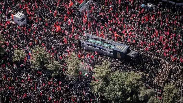 علی خامنہ ای کا جسد خاکی نجف منتقل، تعزیتی جلوس منزل کی جانب رواں دواں